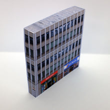 Load image into Gallery viewer, N Gauge Building with shops from 1980&#39;s