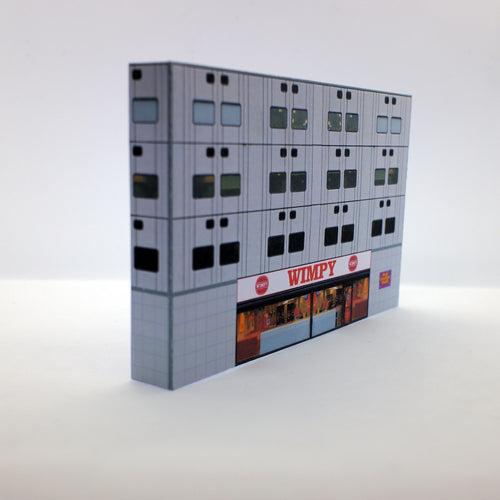 Low relief N gauge fast food restaurant.