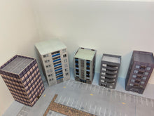 Load image into Gallery viewer, 5 N Gauge Apartment Building