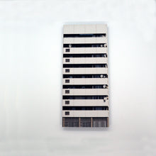Load image into Gallery viewer, N Gauge high rise apartment building