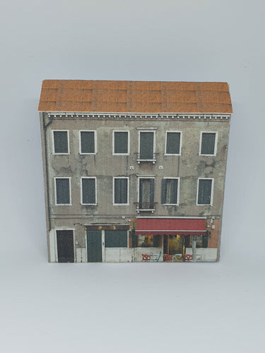 N Gauge low relief shops and apartments