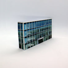 Load image into Gallery viewer, Modern low relief office building in N scale