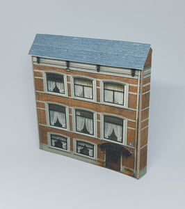 N Gauge old appartment block of flats viewed from the side
