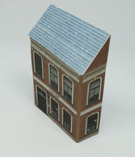 Load image into Gallery viewer, N Gauge low relief town hall viewed from the side